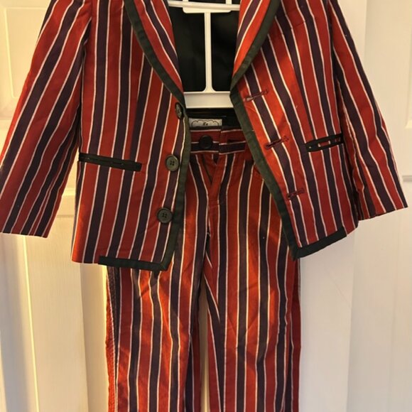 Kid's Suit with two pant sizes